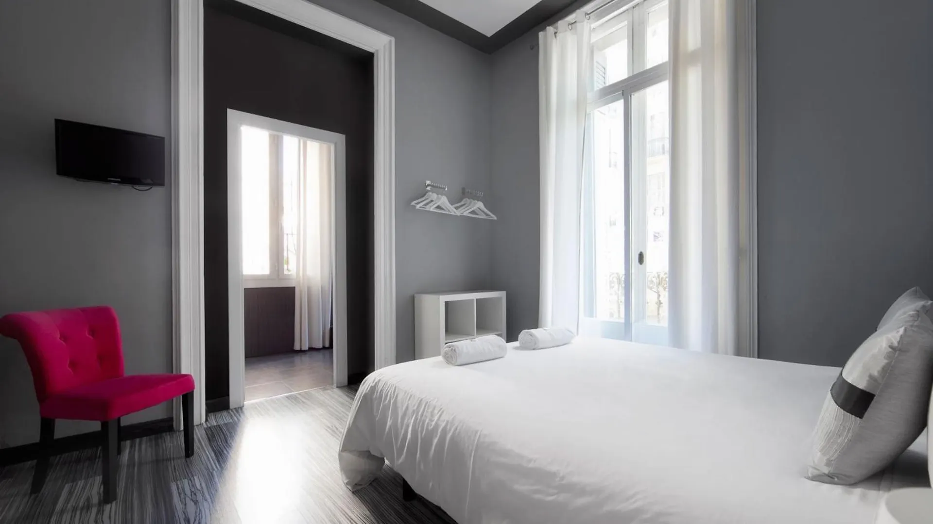 Hostal Boutique Khronos Barselona 2*,  İspanya