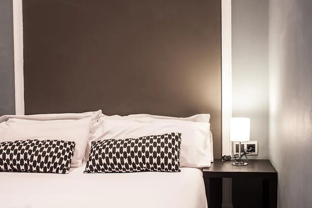 Hostal Boutique Khronos Barselona Konukevi