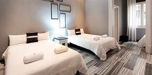 Konukevi Hostal Boutique Khronos Barselona