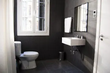 Konukevi Hostal Boutique Khronos Barselona